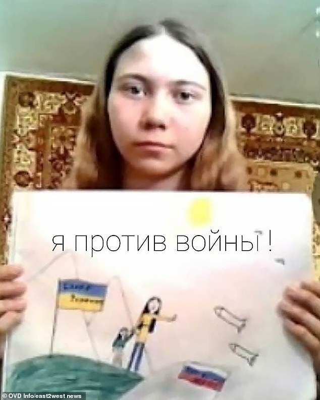 Fears are growing for 13-year-old Maria Moskalyova, a Russian girl who was taken away from her father after she drew an anti-war picture at school