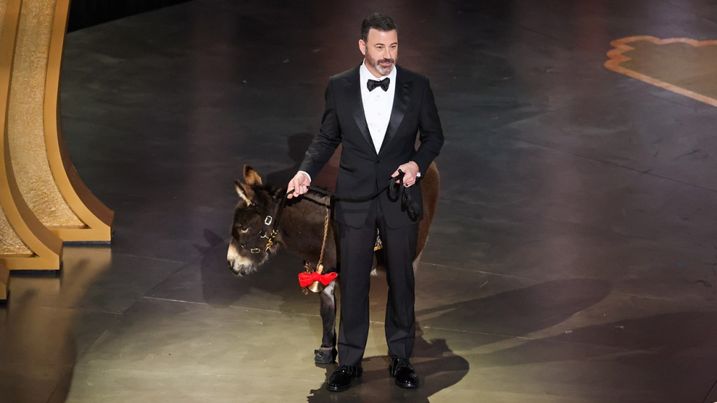 Jimmy Kimmel Reveals Oscars Donkey ID, Who Was in Cocaine Bear Suit – The Hollywood Reporter