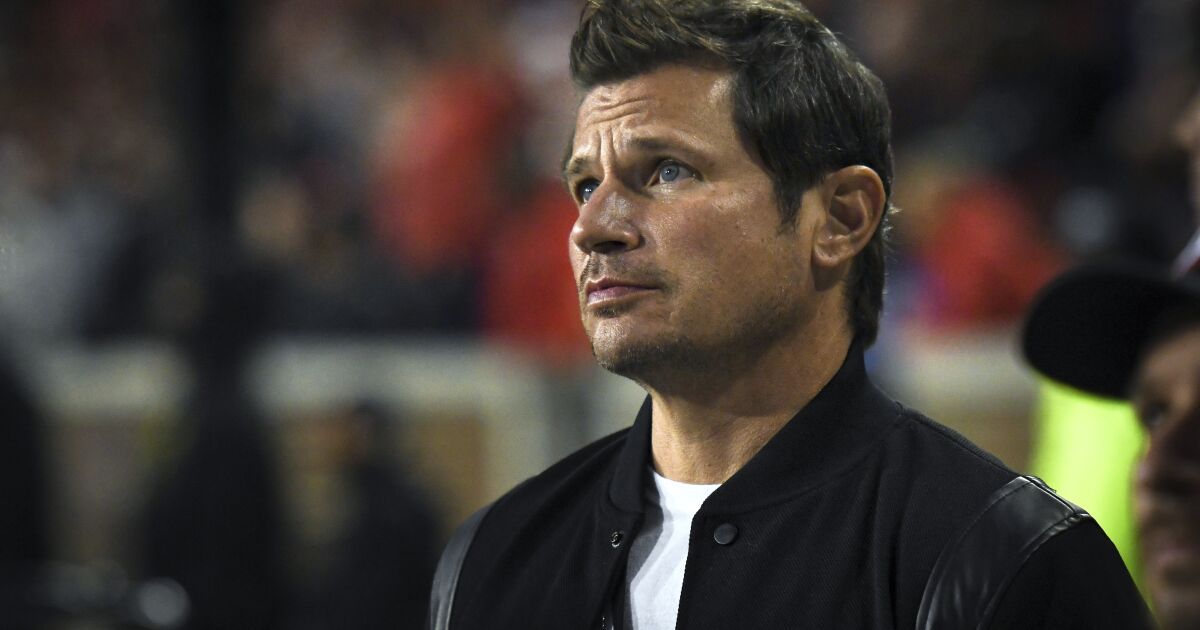 Nick Lachey ordered into anger management,12-step program
