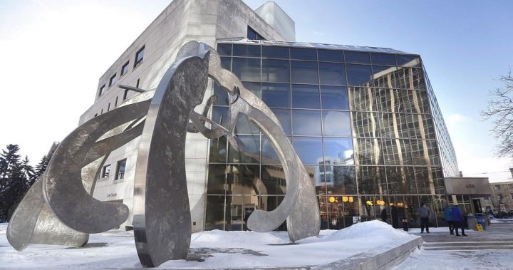 Police look for suspect after assault outside Law Courts Building – Winnipeg