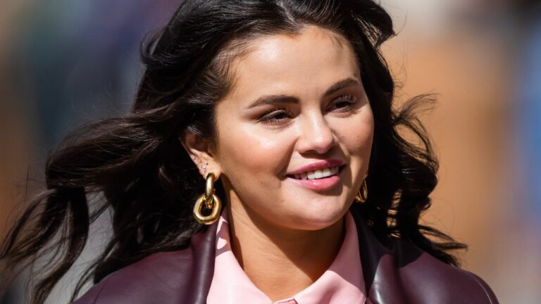 Selena Gomez Just Became the First Woman to Reach 400 Million Followers on Instagram