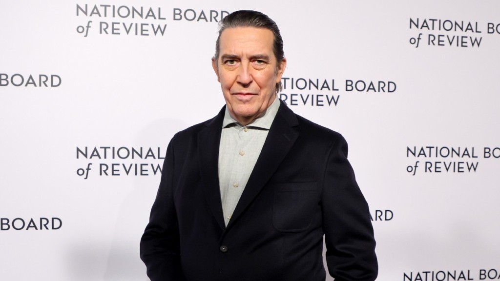 The Rings of Power Casts Ciarán Hinds in Season 2 – The Hollywood Reporter
