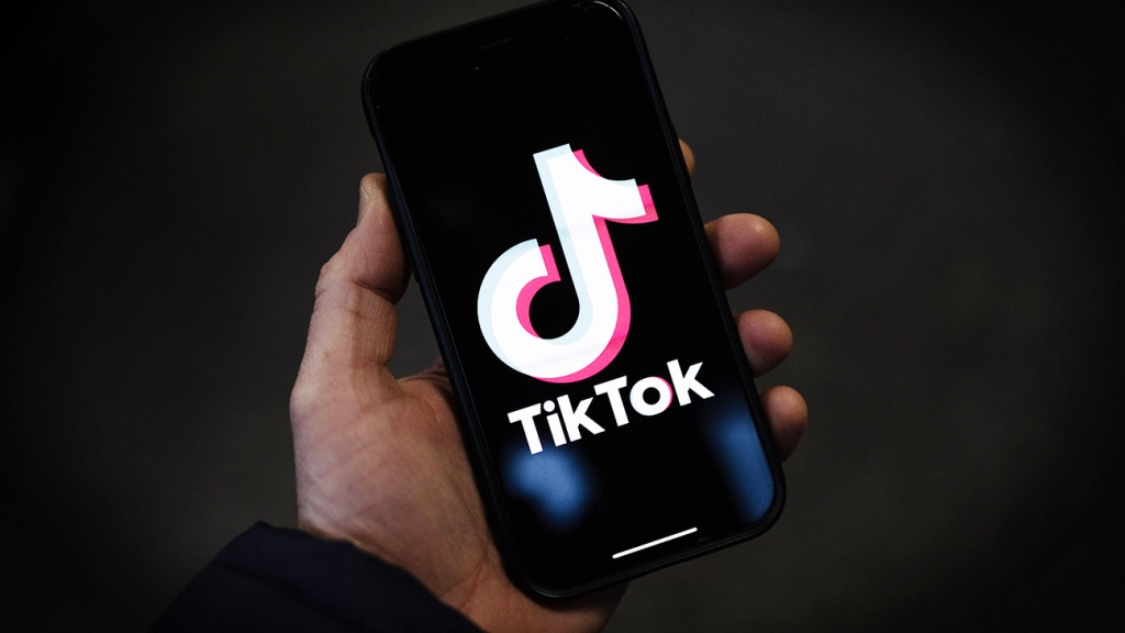 TikTok Adds Paywall Feature With Long-Form Videos for Creators – The Hollywood Reporter