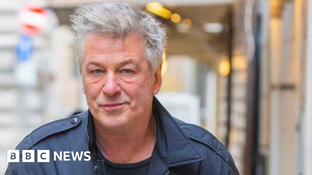 Alec Baldwin: Criminal charges dropped over shooting, say
lawyers