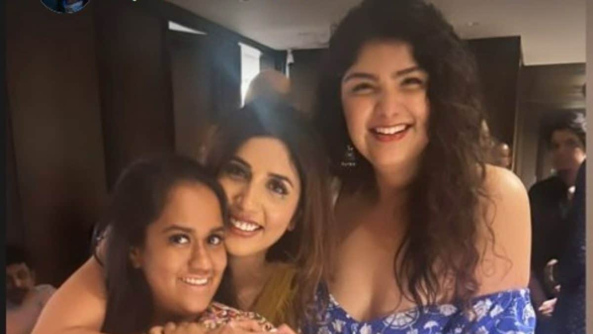 Arjun Kapoor’s Sister Anshula, Arpita Khan Have a Ball At Eid Party; Katrina Kaif Poses In Inside Pics