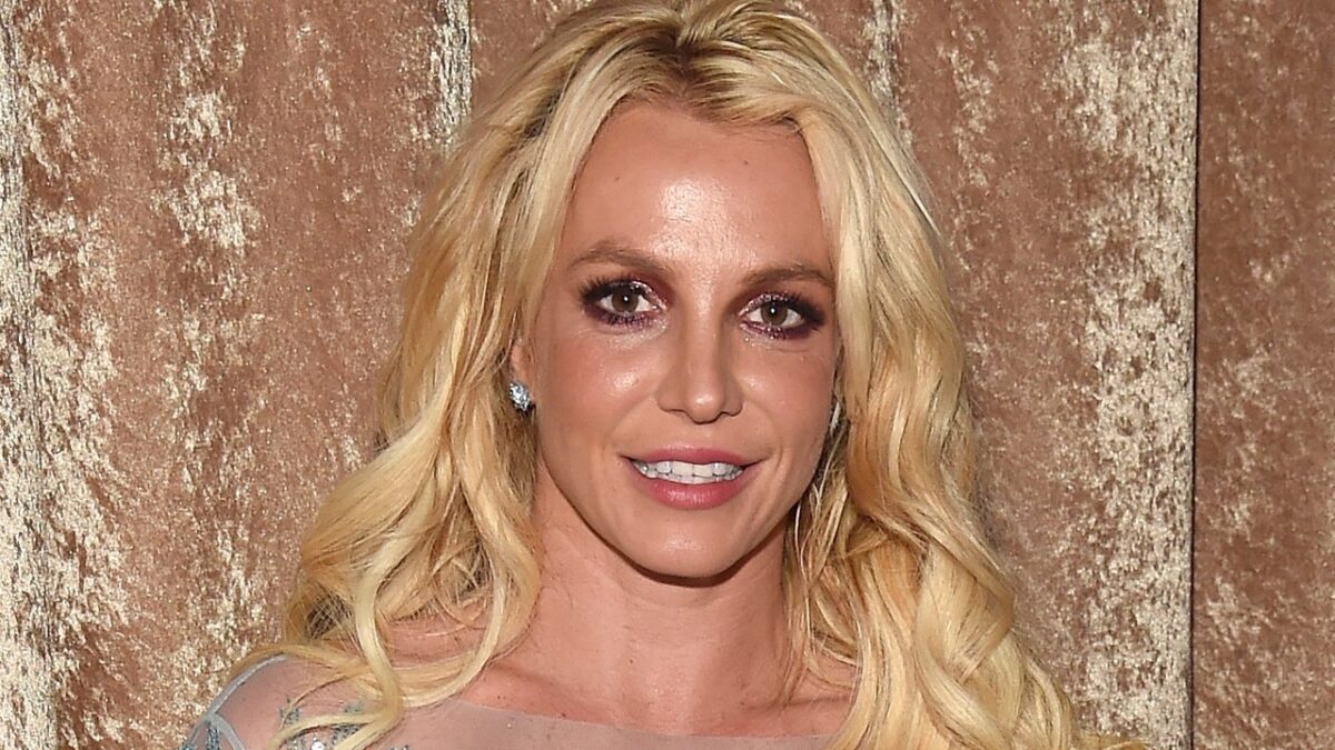 Britney Spears Seen Without Her Wedding Ring Day After Sam Asghari Posts Wedding-Band Selfies