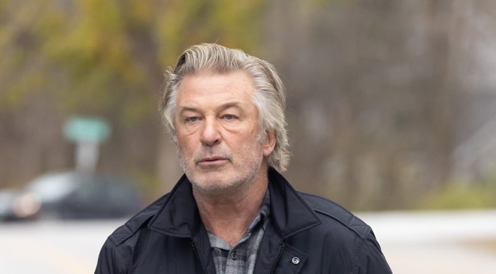 Halyna Hutchins Family To Sue Alec Baldwin, Criminal Charges Dropped – Deadline