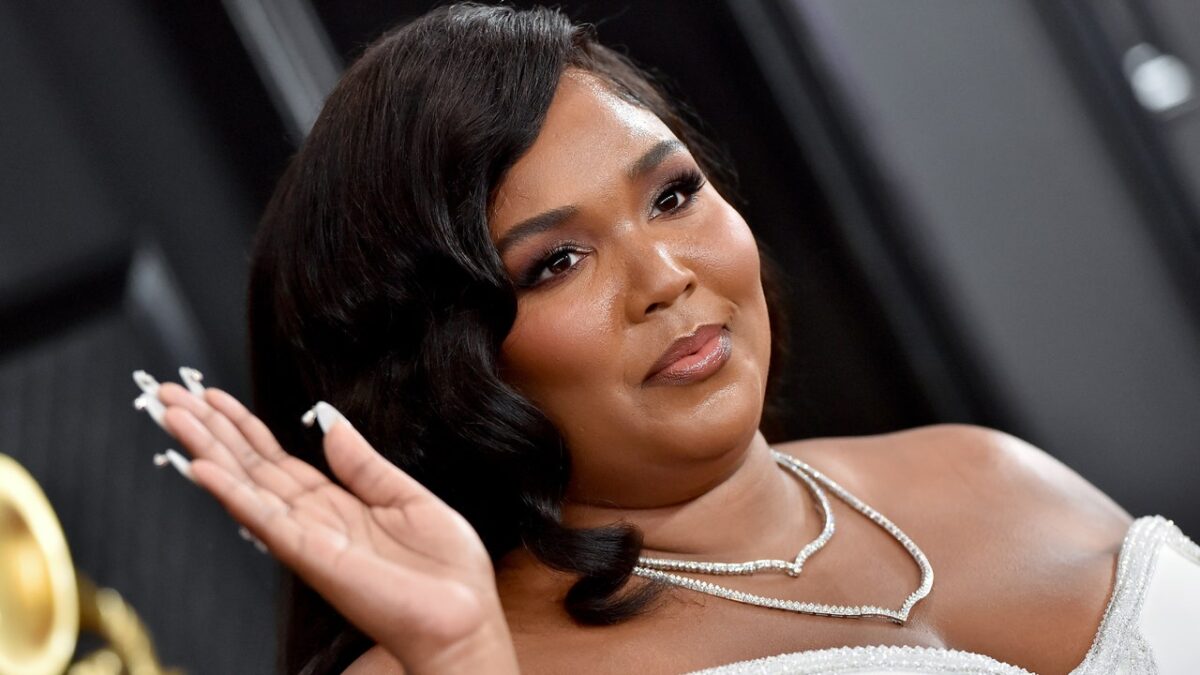Lizzo Wore Spotted Black French Tips—See Photos