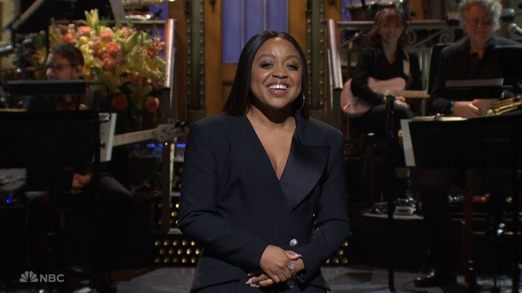 Quinta Brunson SNL Opening Monologue Calls for Higher Pay for Teachers – The Hollywood Reporter
