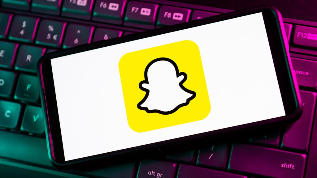 Snapchat Expands Eligibility for Revenue Sharing Program – The Hollywood Reporter