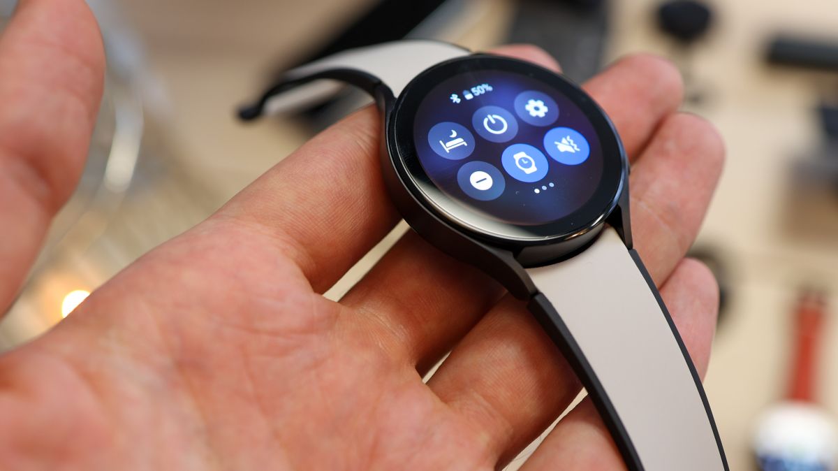 The Galaxy Watch 6 screen may rival the Apple Watch by shrinking its bezel
