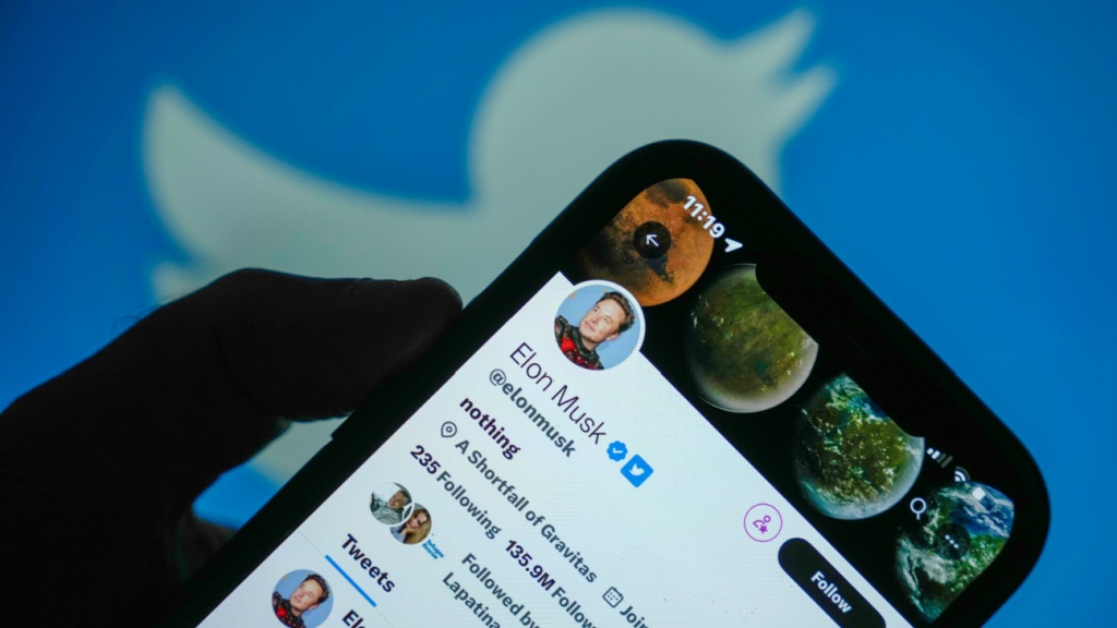 Twitter Adds Verification Back to Some Accounts, Including the Dead – The Hollywood Reporter