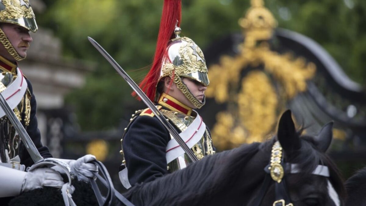 Watch a King’s Guard Scream at a Tourist Outside Buckingham Palace: ‘Do Not Touch!’