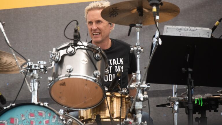 Foo Fighters Reveal Josh Freese as Their New Drummer – Rolling Stone