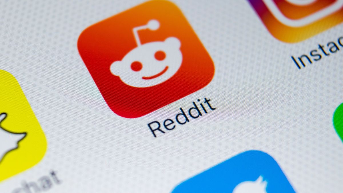 7 awesome Reddit alternatives you should try right now
