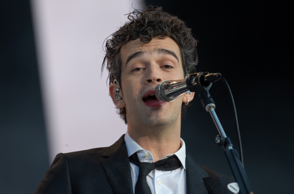 Matty Healy Kisses Security Guard at The 1975 Gig in Denmark – Billboard