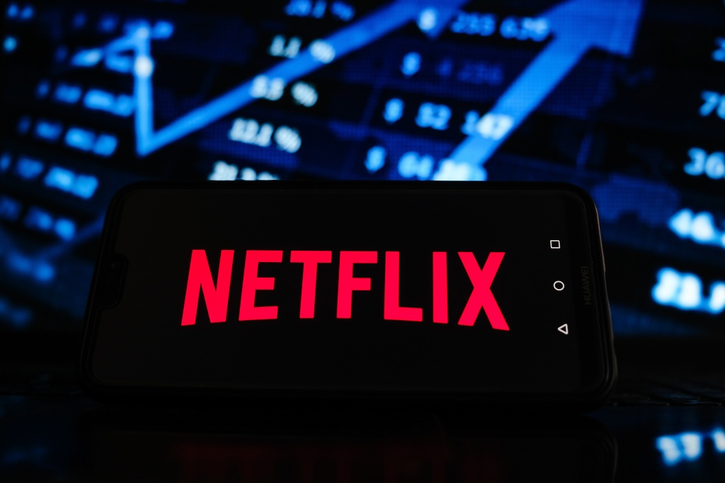 Netflix Comedy Pilot ‘Little Sky’ Wraps Production Early – Picketing – Deadline