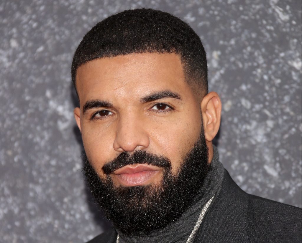 Drake Is Latest Artist Hit With Thrown Object During Concert – Deadline