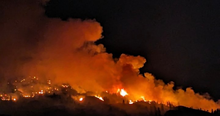 Eagle Bluff wildfire forcing hundreds from their homes in Osoyoos, B.C.