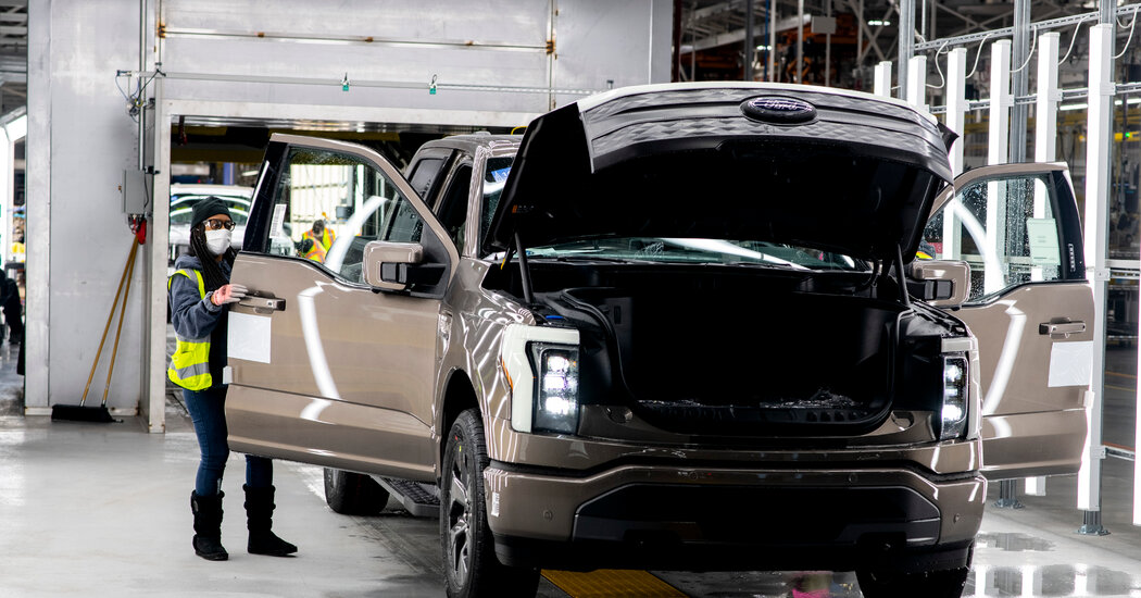 Ford Slashes Price of Electric F-150 Lightning as Demand Weakens