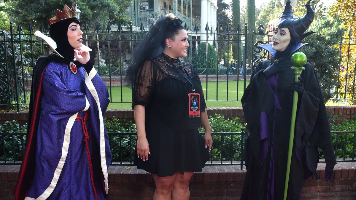 ‘Haunted Mansion’ Disneyland Premiere Replaces Striking Stars With Mickey and Cruella