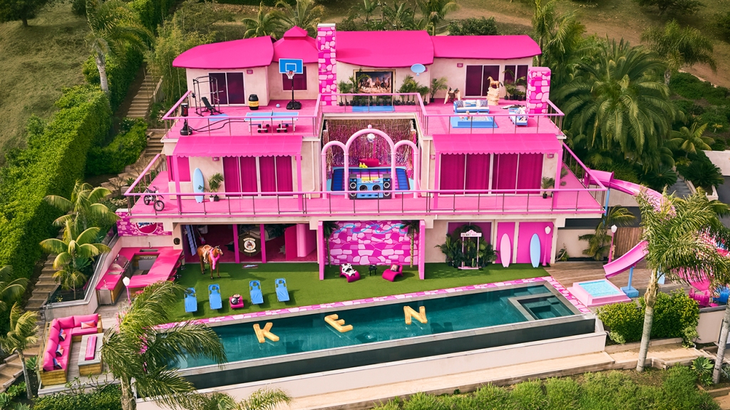 Inside the Real Barbie Airbnb DreamHouse — And How to Shop the Look – The Hollywood Reporter