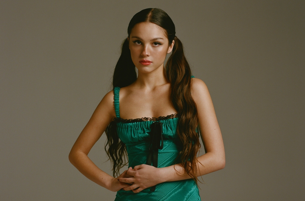 Olivia Rodrigo Jokes ‘Vampire’ Is About This TikToker: Watch – Billboard