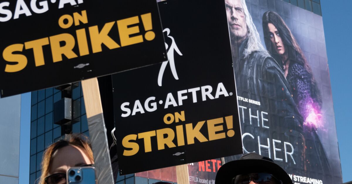 SAG-AFTRA lays out how far apart the actors are from the studios