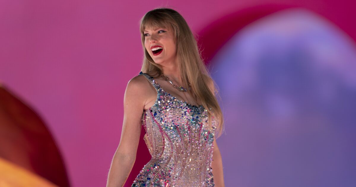 ‘Speak Now’ propels Taylor Swift to new music-chart feat