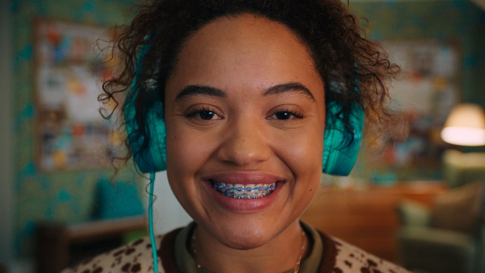 ‘Susie Searches’ Review: Kiersey Clemons Mystery Plays Satire Safe