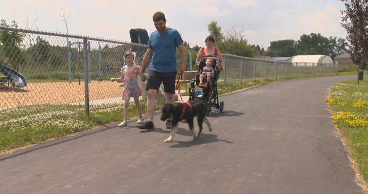 Winnipeg family gets creative with summer fun that won’t break the bank – Winnipeg