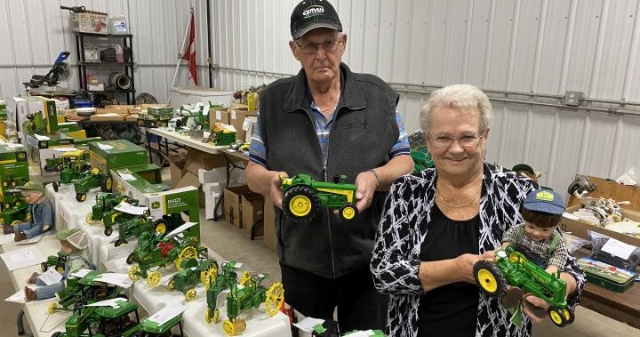 Calgary-area couple sells off ‘very impressive’ collection of John Deere memorabilia – Calgary
