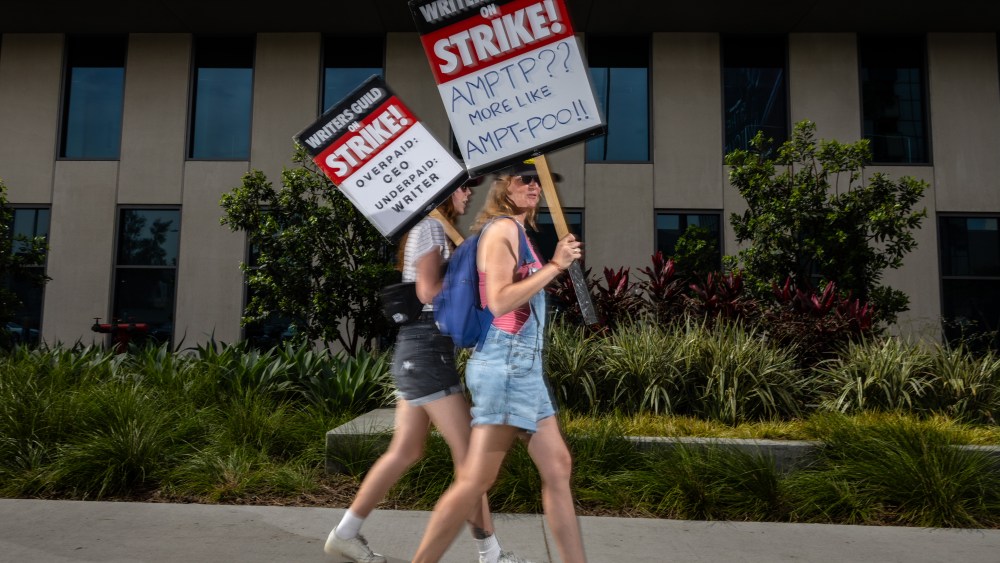 California Senate Approves Unemployment Pay for Striking Workers
