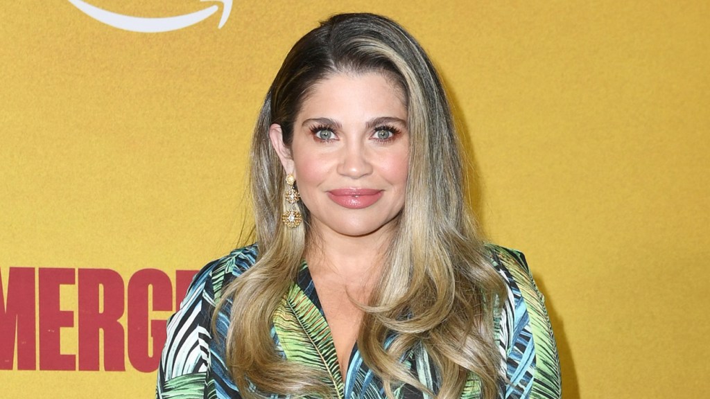 Danielle Fishel Feared Her Boy Meets World Podcast Would “Ruin the Show” – The Hollywood Reporter