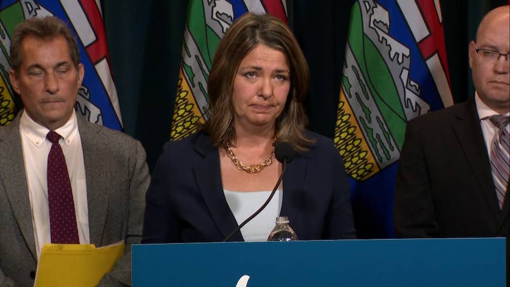 Click to play video: 'Calgary E. coli outbreak: Emotional Alberta premier says she’s heartbroken by impact on families'