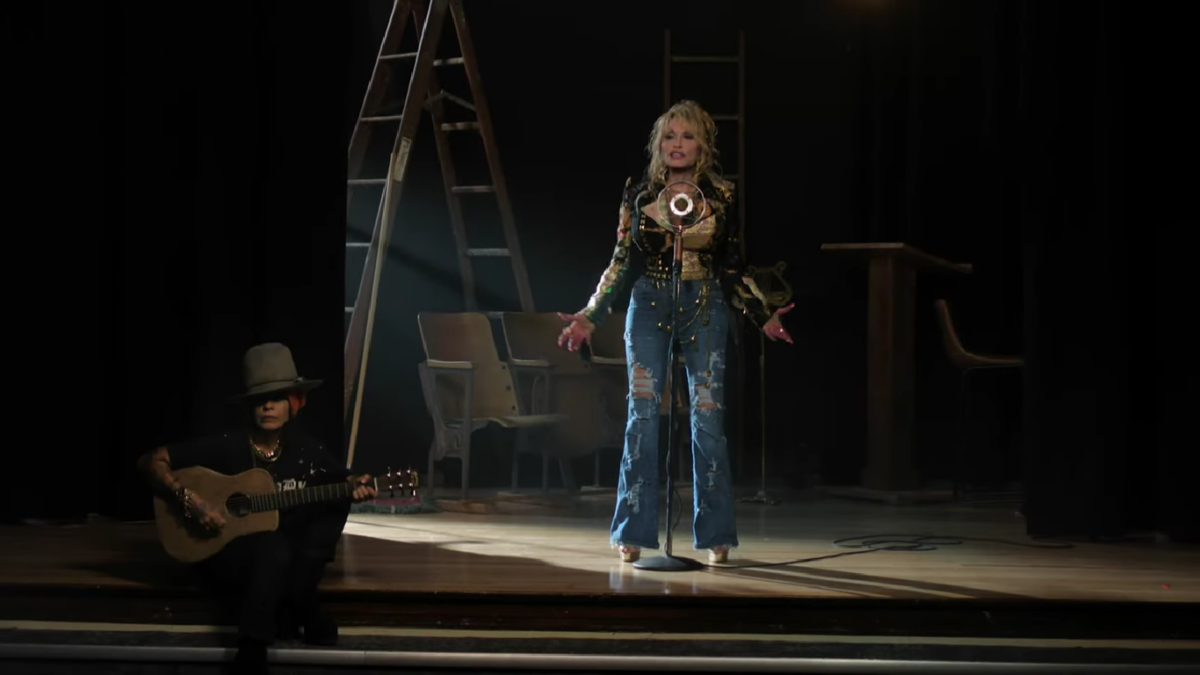 Dolly Parton Drops 4 Non Blondes 'What's Up?' Cover (Video)