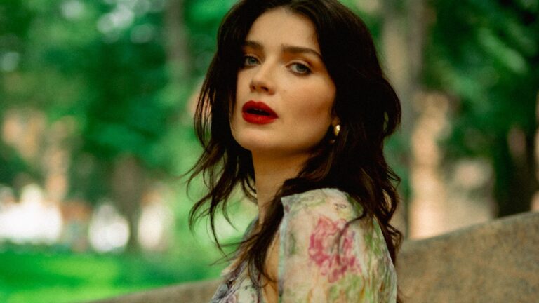 Eve Hewson Talks Nepo Babies, Bono, and Musical Film ‘Flora and Son’ – Rolling Stone