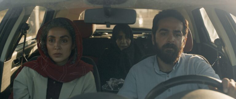 Iranian Road Trip Drama Shows Filmmakers in Danger – IndieWire