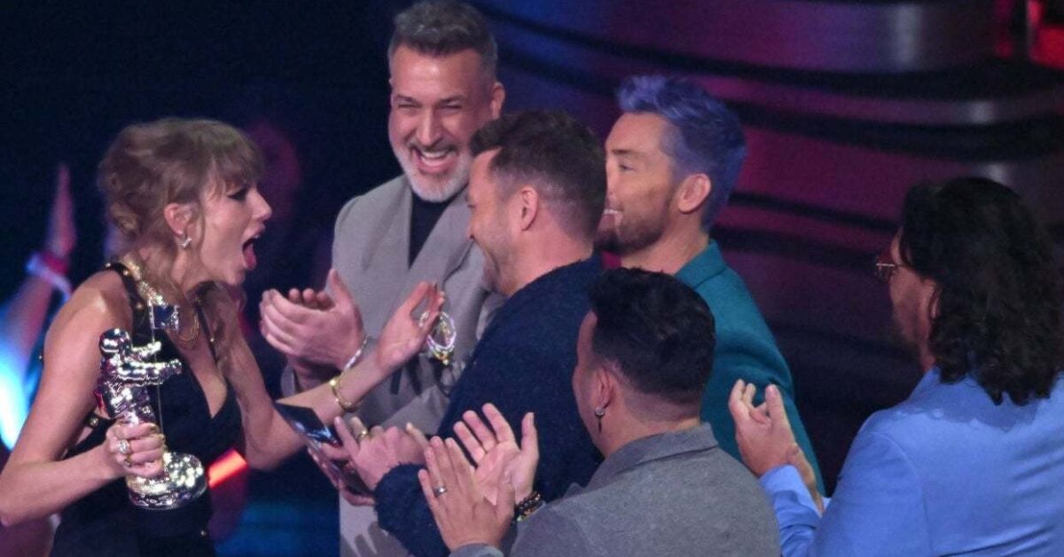 NSYNC Reunited At The VMAs To Present Taylor Swift With An Award, And They Had Such A Cute Interaction