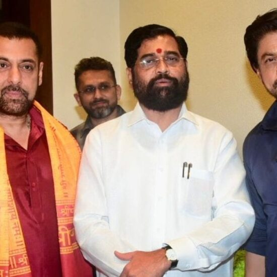 SRK, Salman Khan Pose Together In Viral Pic from Maha CM’s Ganpati Bash; Pathaan, Tiger Fans React