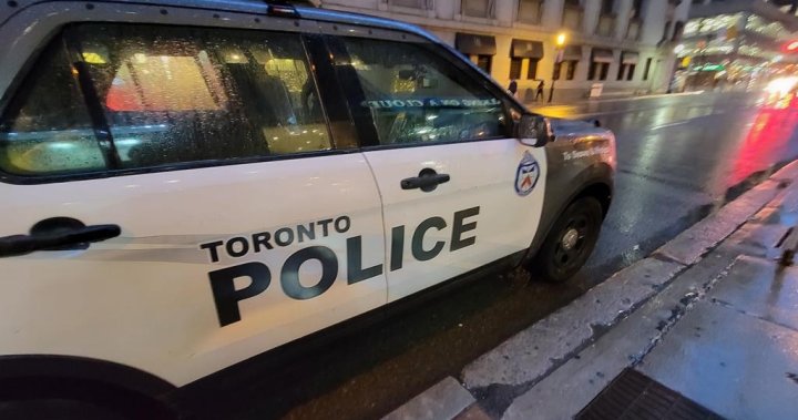 Stabbing and assault in downtown Toronto sends 4 to hospital early Sunday – Toronto