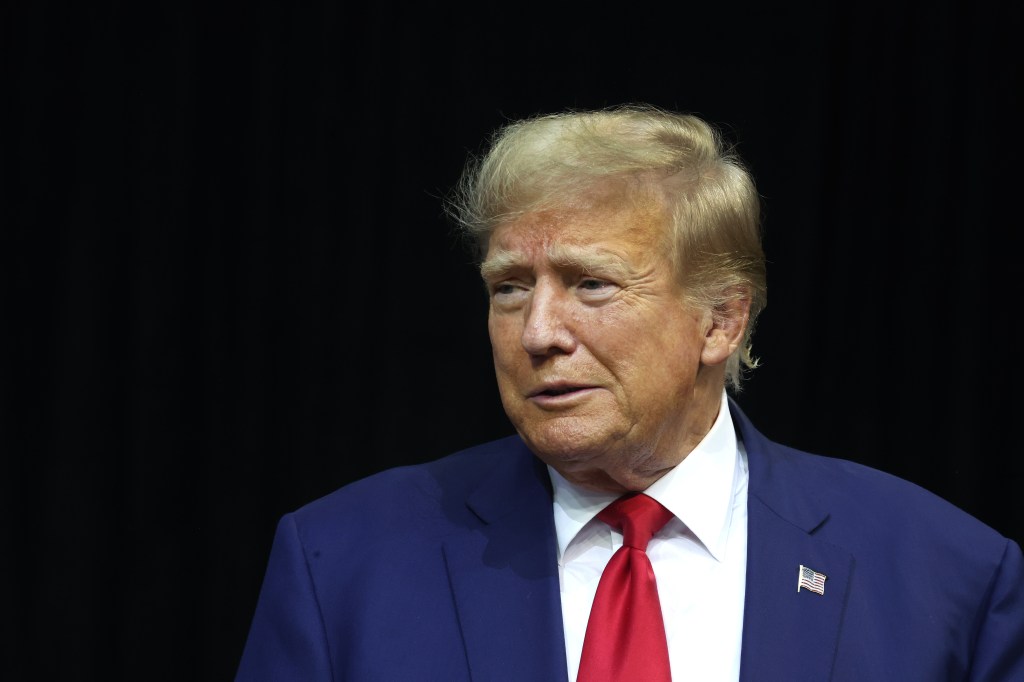Trump Gets Mixed Welcome As He Shows Up At Iowa-Iowa State Football Game – Deadline