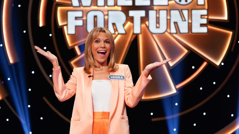 Vanna White Extends 'Wheel of Fortune' Contract by Two Seasons