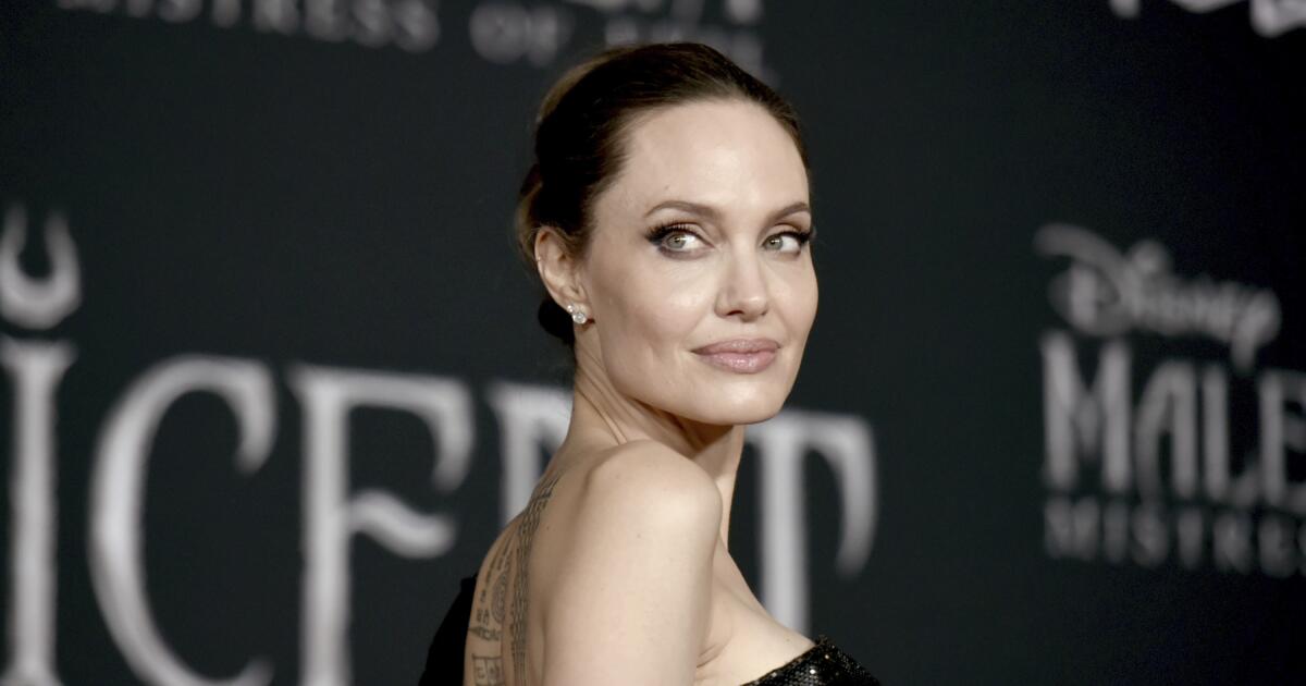Angelina Jolie had Bell’s palsy from the stress of divorce