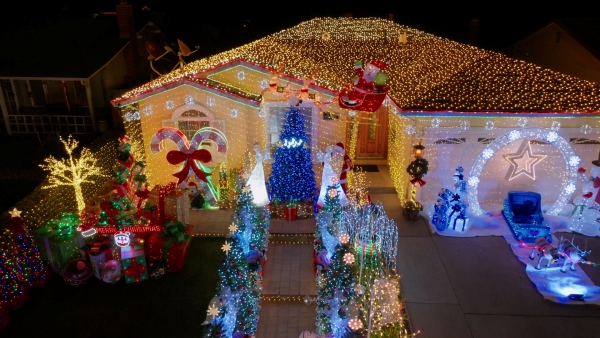 Tuesday TV Ratings: Great Christmas Light Fight, The Voice, Big Brother Reindeer Games, LEGO Masters, Whose Line Is It Anyway?/em> – canceled + renewed TV shows, ratings