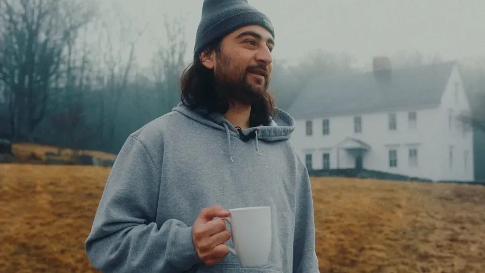 Noah Kahan on Getting Vulnerable With His Netflix Doc 'Out of Body'