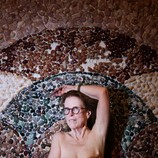 Why 'Younger' author Pamela Redmond is baring it all on stage at age 73