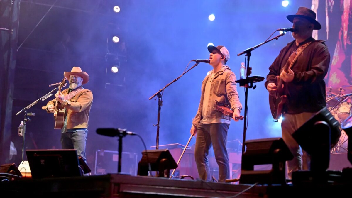 (L-R) Zac Brown, Jimmy De Martini, and John Driskell Hopkins of Zac Brown Band