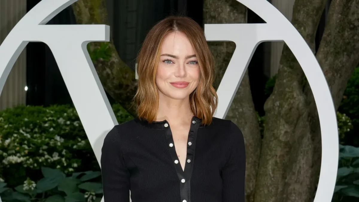 Emma Stone's Luxe 'Caramel Blonde' Hair Is Shockingly Low-Maintenance