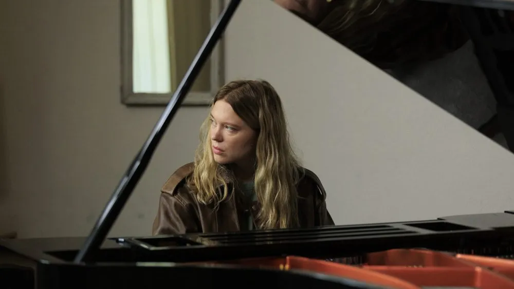 'Gentle Monster' Review: A Harrowing End-Of-Family Drama